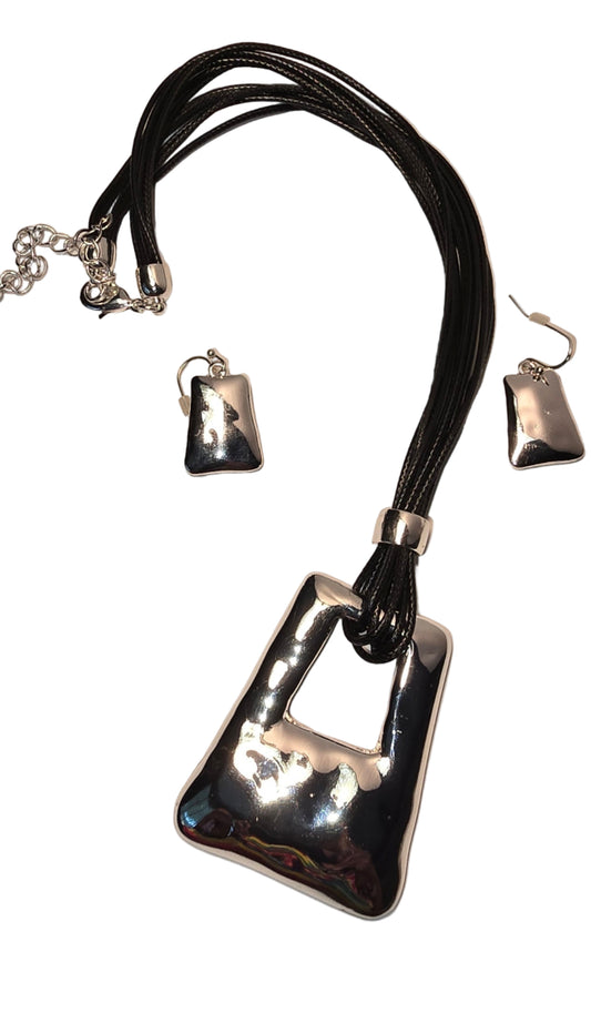 Black & Silver Necklace Set
