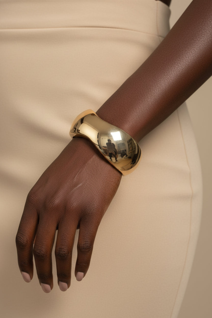 Chunky, Modern Wave Design Hinged Bangle Bracelet:Gold Plated