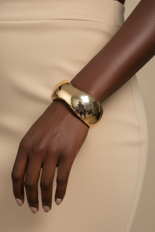 Chunky, Modern Wave Design Hinged Bangle Bracelet:Gold Plated