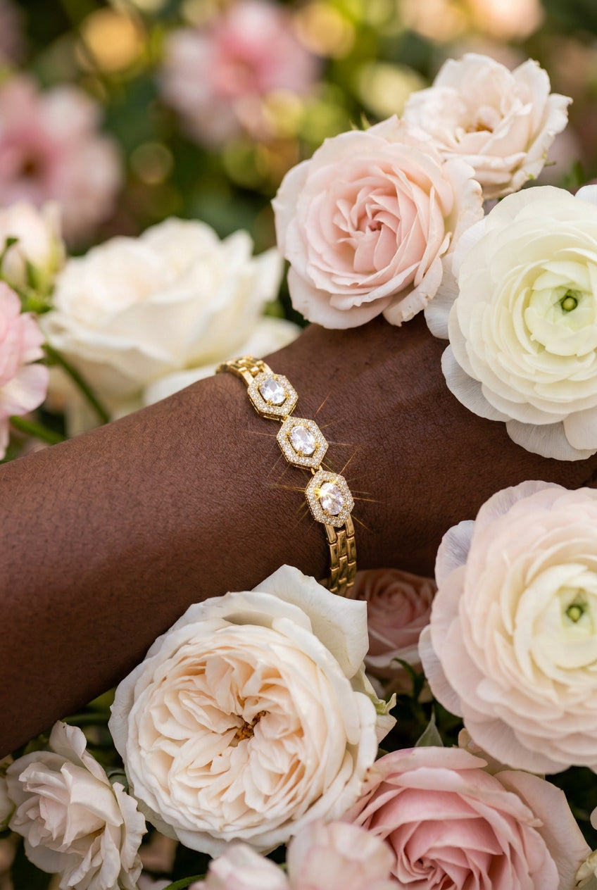 Vintage-Inspired Geometric Accent Link Bracelet in Gold-Tone Finishes